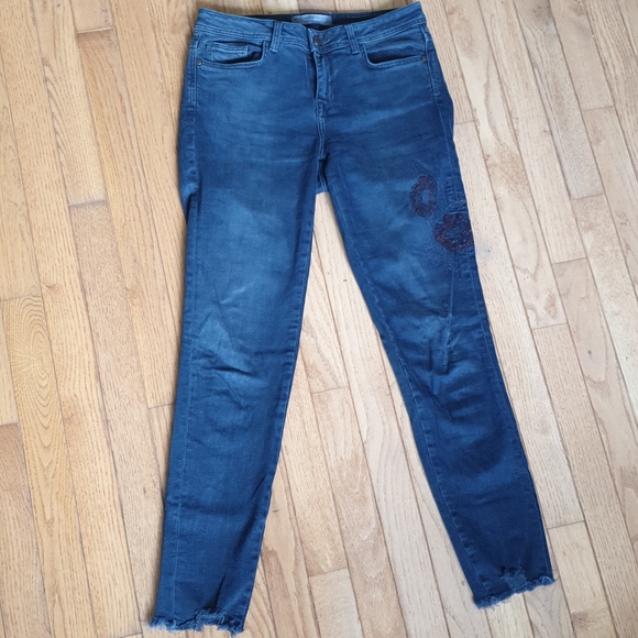 Dark wash denim with floral pattern - Picture 2 of 5